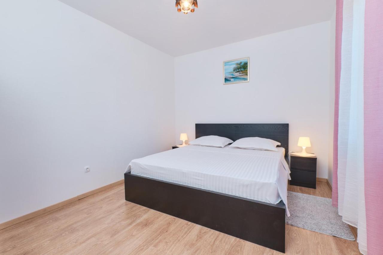 Apartments Blanka เนเรซีน ภายนอก รูปภาพ